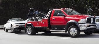 When should I seek emergency car towing services on the Gold Coast?